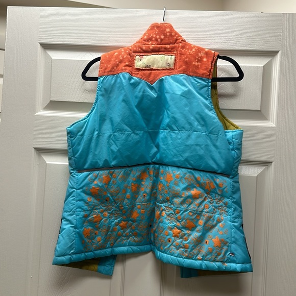 True Religion puffy vest. Has corduroy collar. Very stylish. Size 8 - Picture 3 of 3